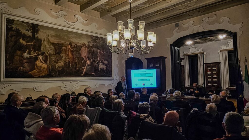 Momento Della Presentazione Del Volume “l’università Militare Della Montagna Di Ao Sta?