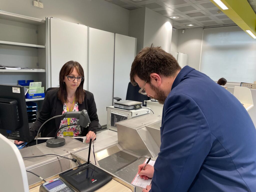 Passaporti alle Poste