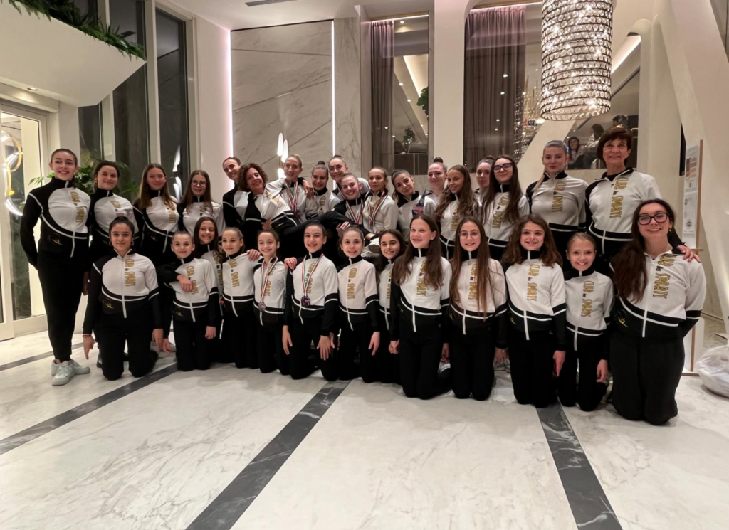 La squadra agonistica del Club des Sports ai finali nazionali di ginnastica ritmica a Rimini