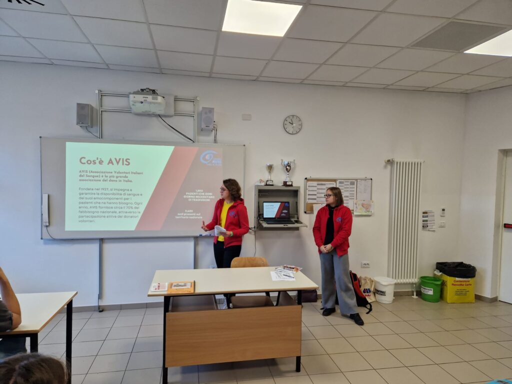 Marlène Vicquéry e Silvia Fumarola del Gruppo Giovani Avis VdA
