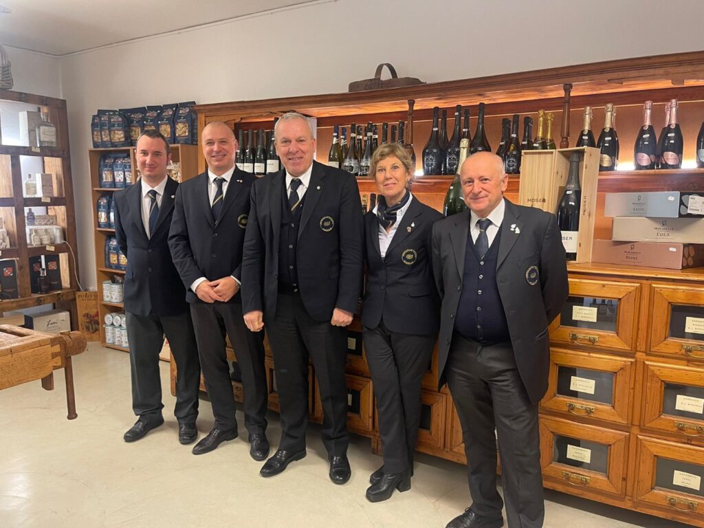 Commissione d'esame corso AIS VdA. Da sinistra: Gianluca Arcaro, Alberto Levi, Mauro Carosso, Patrizia Politi e Nicola Abbrescia.