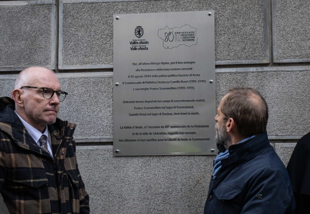 Cerimonia di scoprimento della targa dedicata a Camillo Renzi e sua moglie Franca Scaramellino