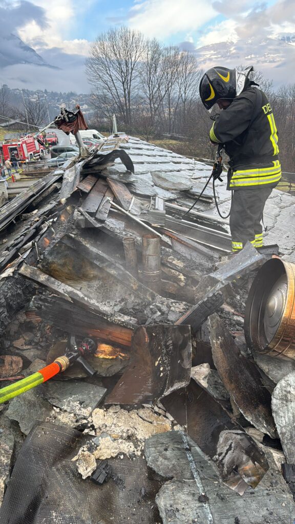 incendio sottotetto valmeanaz saint-marcel