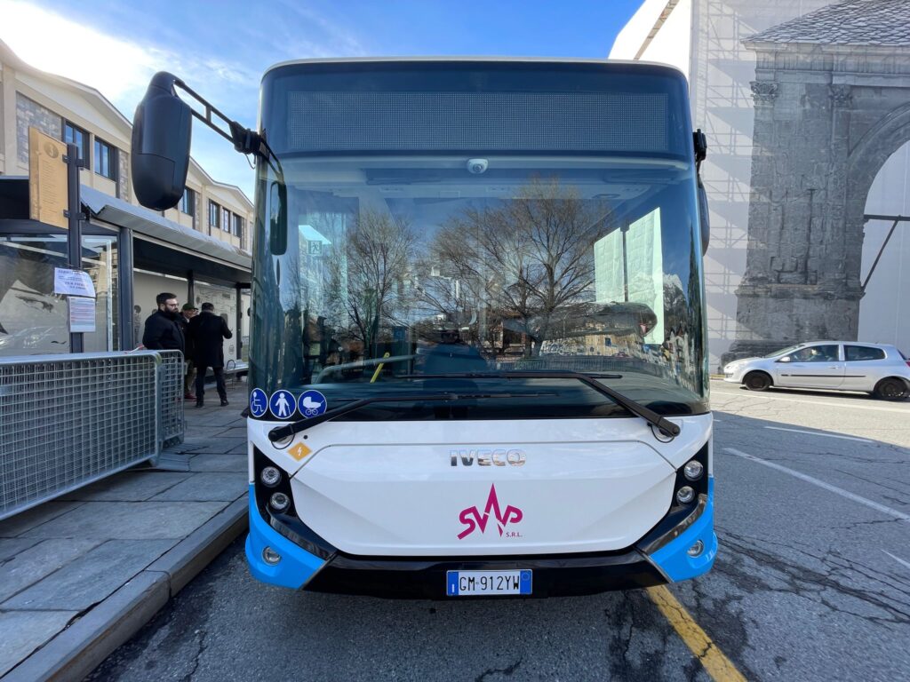 Frontale Il nuovo bus elettrico della SVAP 2025
