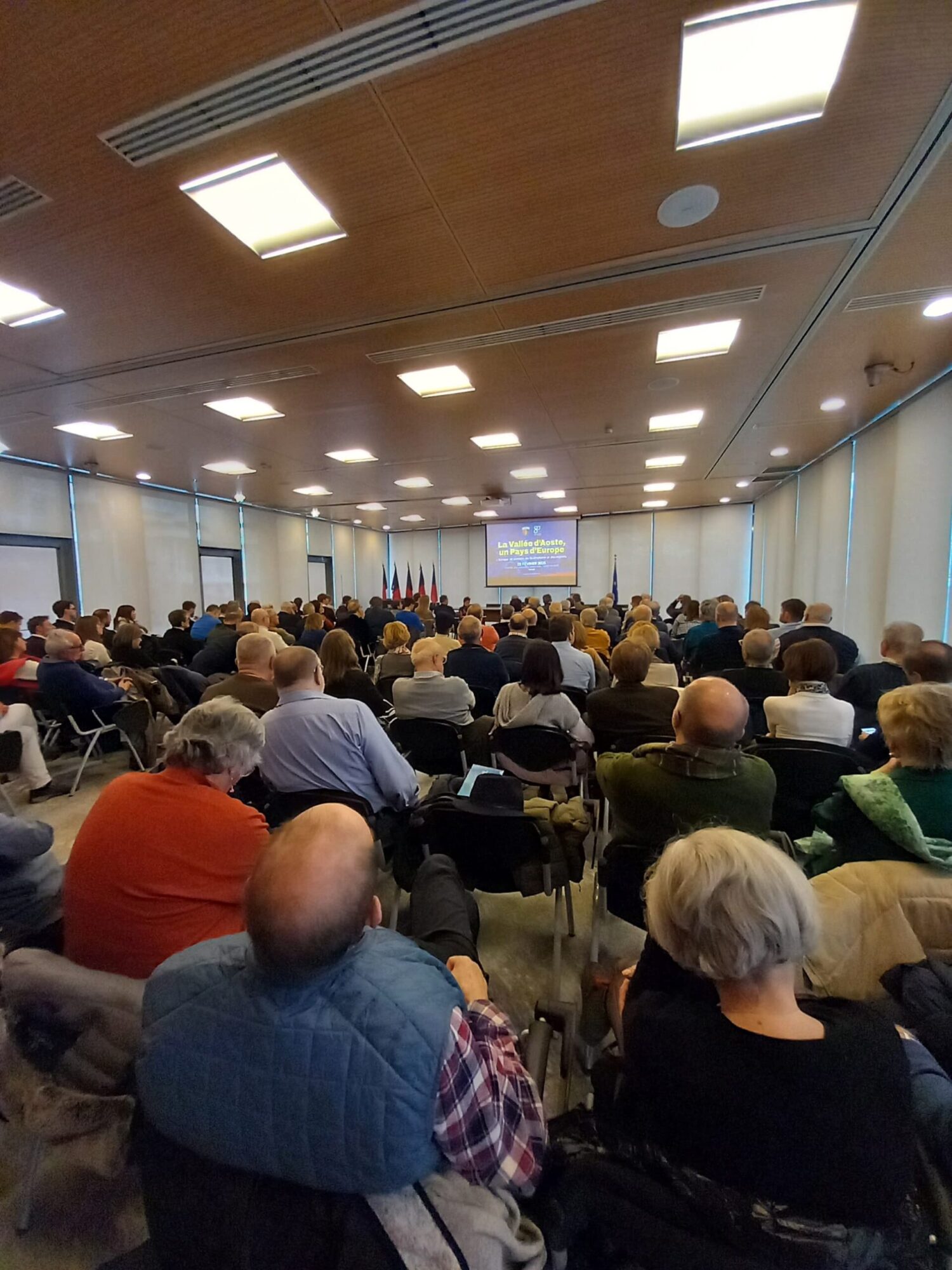 Conférence-débat sur l’Europe et les régions à Saint-Vincent