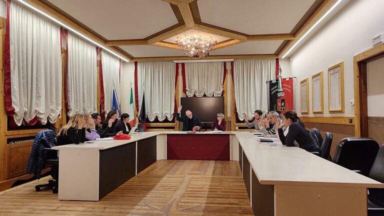 Consiglio comunale a Charvensod il 20 febbraio 2025