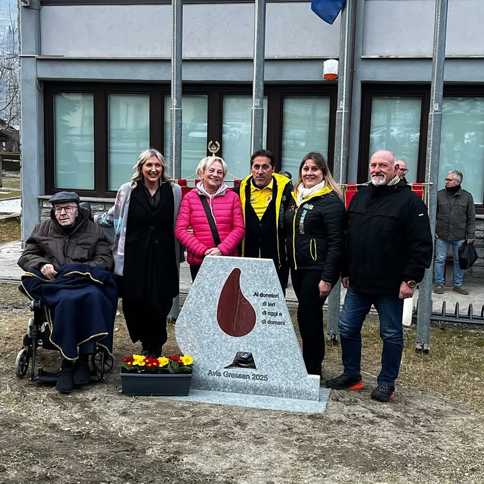 Inaugurazione del monumento dedicato ai donatori di sangue Avis a Gressan