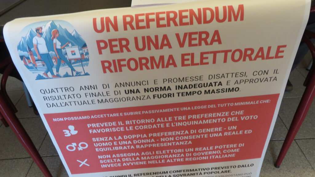 Il cartello per la raccolta delle firme per chiedere il referendum confermativo sulla nuova legge elettorale regionale