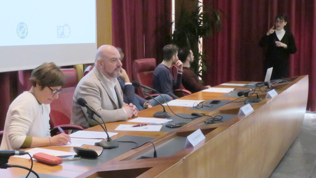 Maria Cosentino, Carlo Marzi, Serafino Timeo (nascosto) Nicola Della Maggiora, Gianluca Grioli e l'interprete Maria Piccigallo