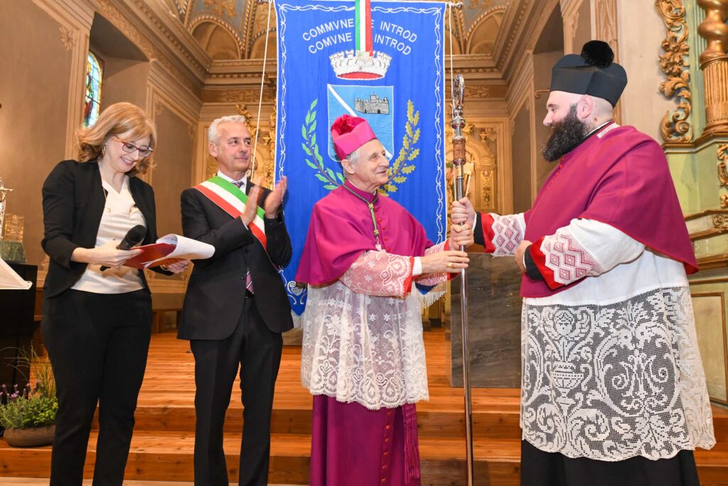 Cittadinanza onoraria di Introd a monsignor Alberto Maria Careggio