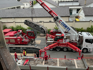 Fase di allestimento per la demolizione dei grattacieli di Aosta