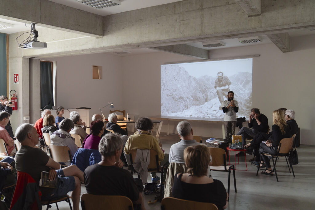 Massimo Crotti, Antonio De Rossi, Marie-Pierre Forsans, Lou Pourtoun, Ostana (CN). Decifrare la Terra. Residenza di Amitav Ghosh e Claudia Losi
