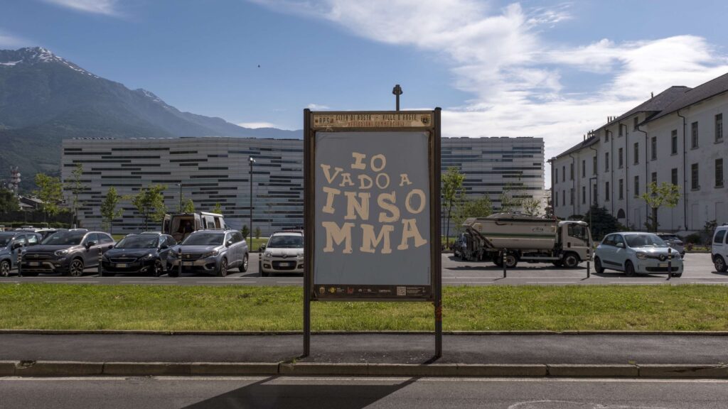 "Affiches 3. Forestieri: orme, tracce, passaggi"