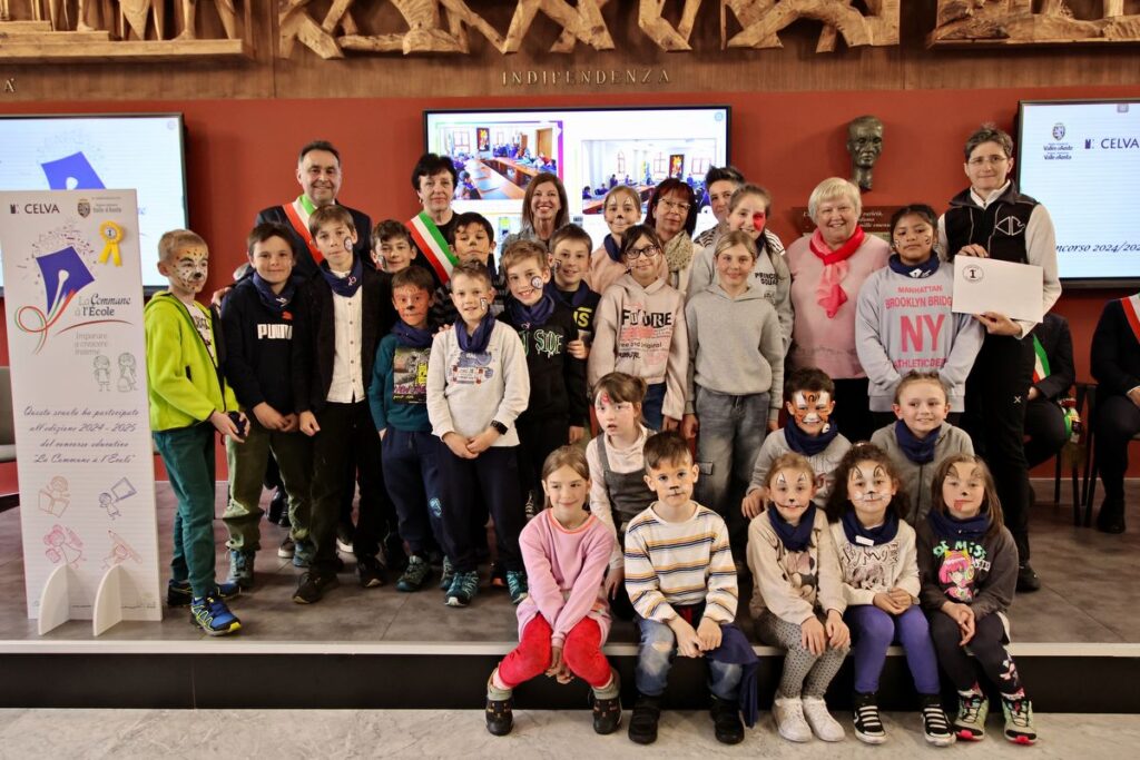 Premiazione Al Primo Posto Primaria Della Scuola Di Doues