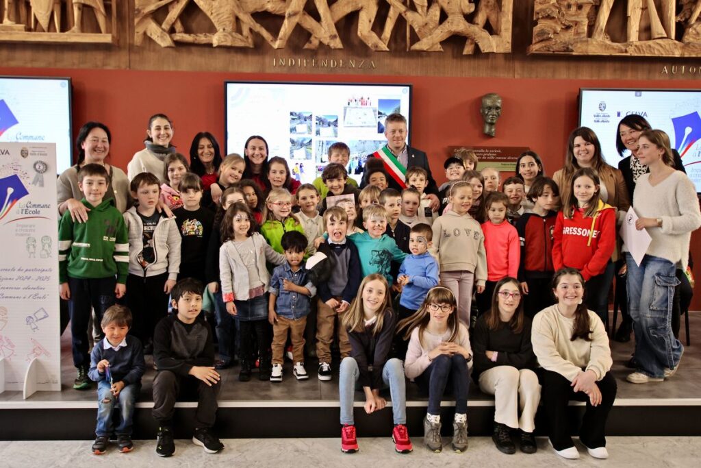 Premiazione Al Secondo Posto Primaria Della Scuola Di Gressoney Saint Jean (in Continuità Con La Scuola Dell'infanzia)