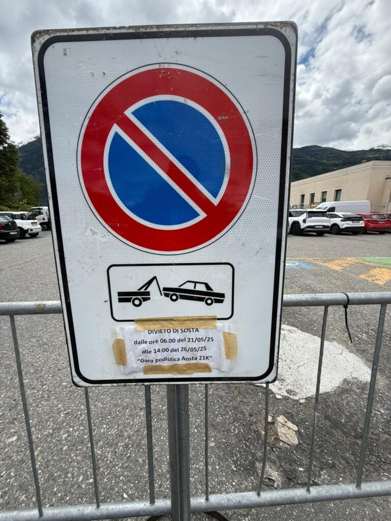Piazza Ancien Abattoir divieto Aosta21k