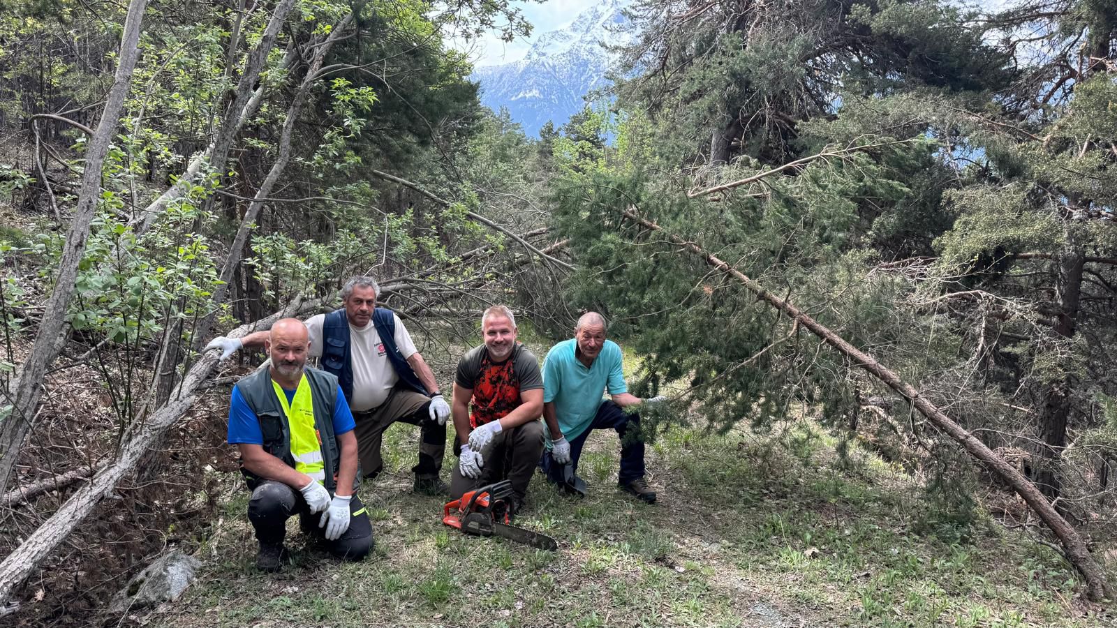 Quarteins pour Quart: oltre novanta volontari al lavoro per la cura del territorio