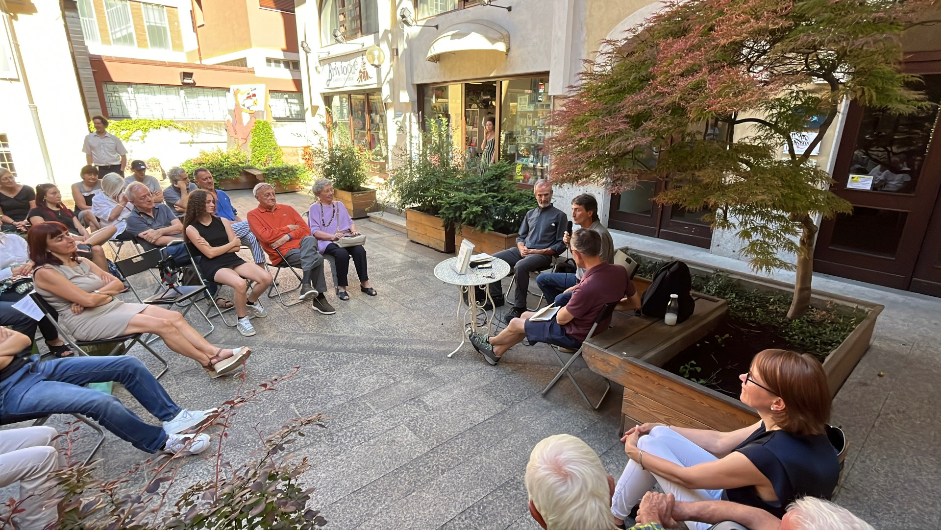 Valle santa Patria carnale, il nuovo libro di Andrea Désandré