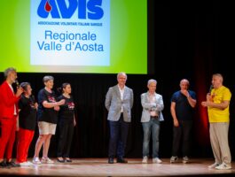 Comicità e solidarietà ad Aosta con Riso fa buon sangue