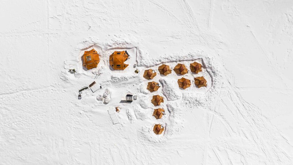 Follow the Ice – La memoria dei ghiacciFollow the Ice – La memoria dei ghiacci_campo base