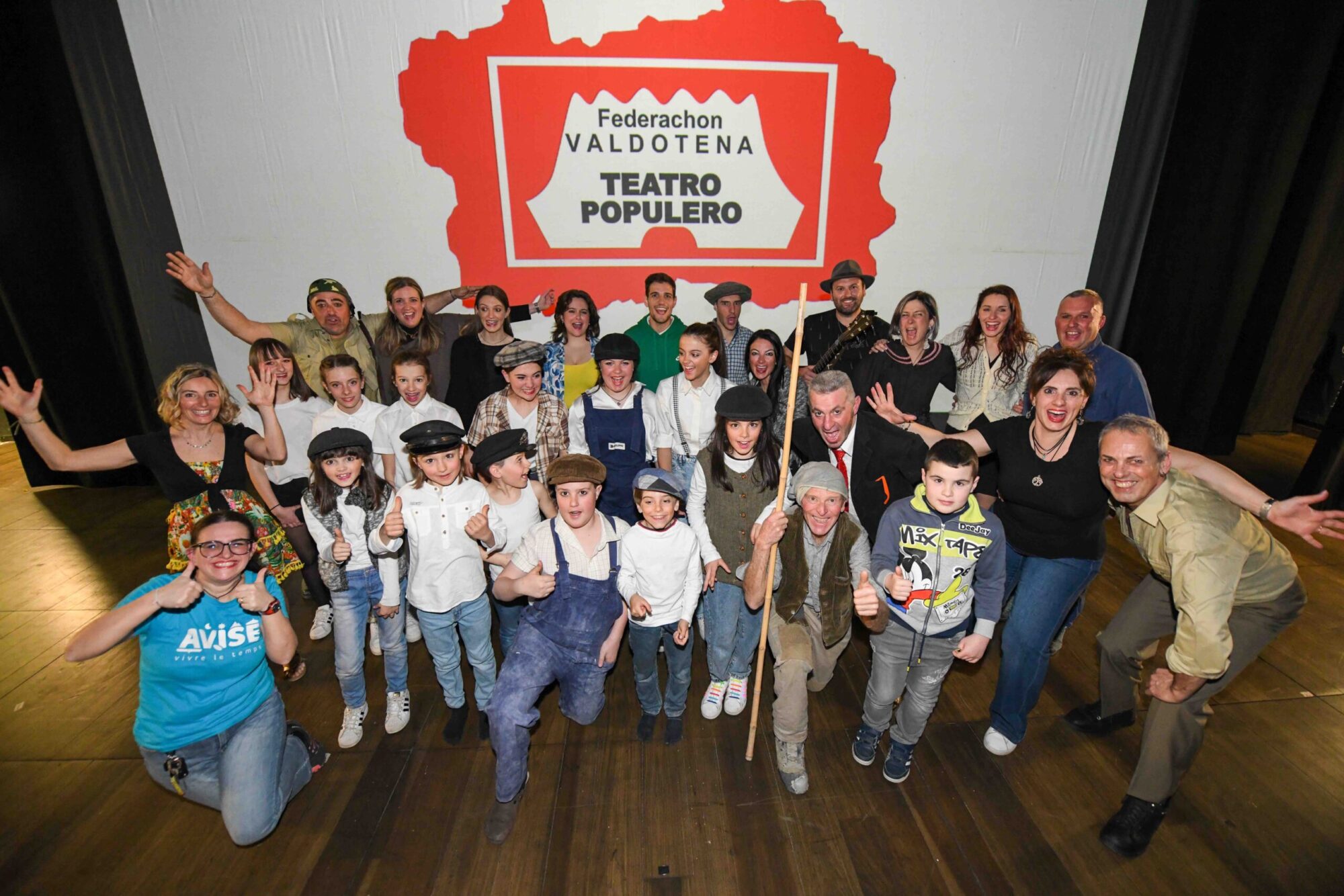 Saint-Nicolas: doppia rappresentazione teatrale di Le Redzetón de l\'Abé e La Tor de Babel