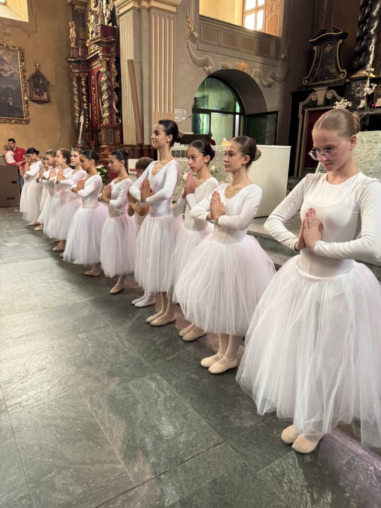 Un Momento Della Santa Messa Danzata