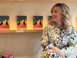 Valeria Locati presenta il libro La distanza che cura