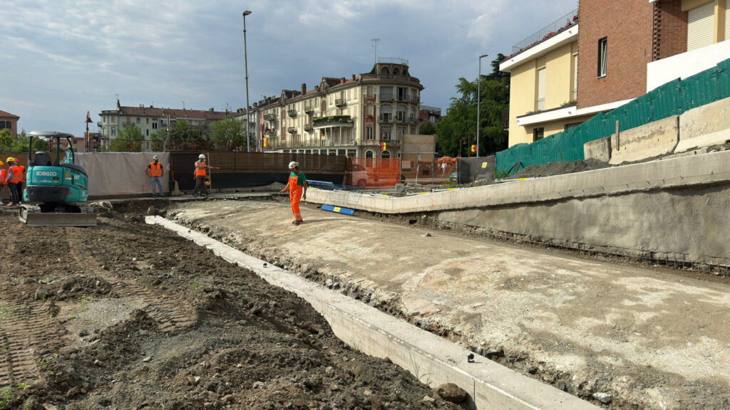 I lavori sulla galleria ferroviaria ad Ivrea