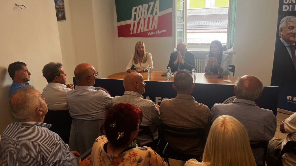 Corinne Margueret, Francesco Sisto ed Emily Rini nell'incontro avvenuto nella sede aostana di Forza Italia