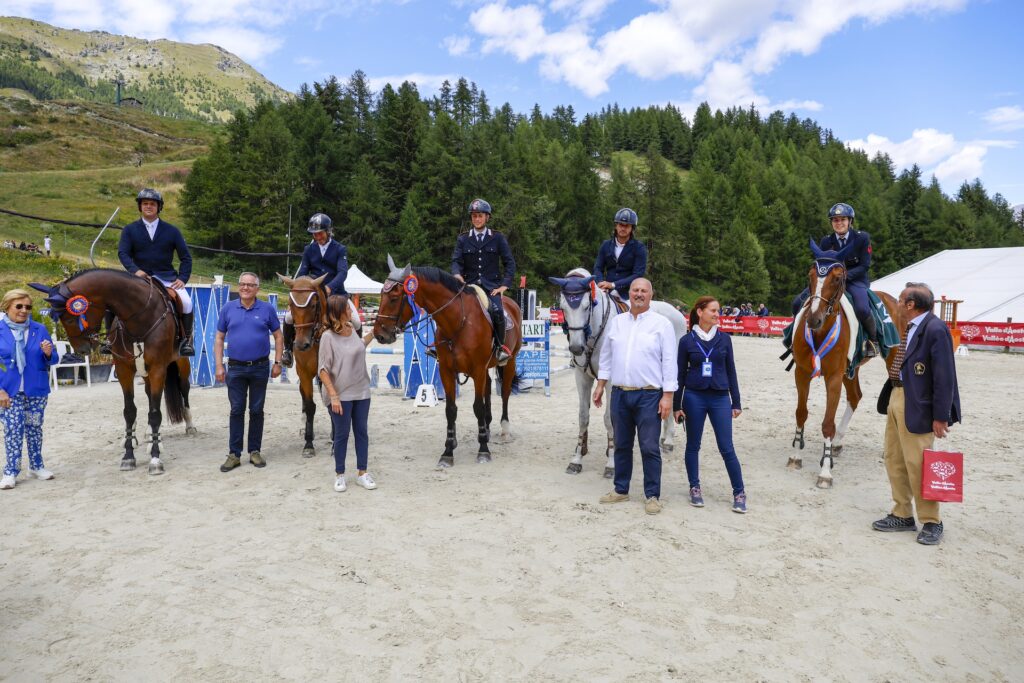 Premiazione Grand Prix Jumping Torgnon 27 Luglio 2025 Ph.m.vignolini 9596