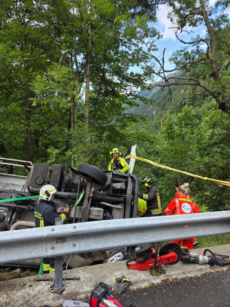 Camion ribaltato Gressoney