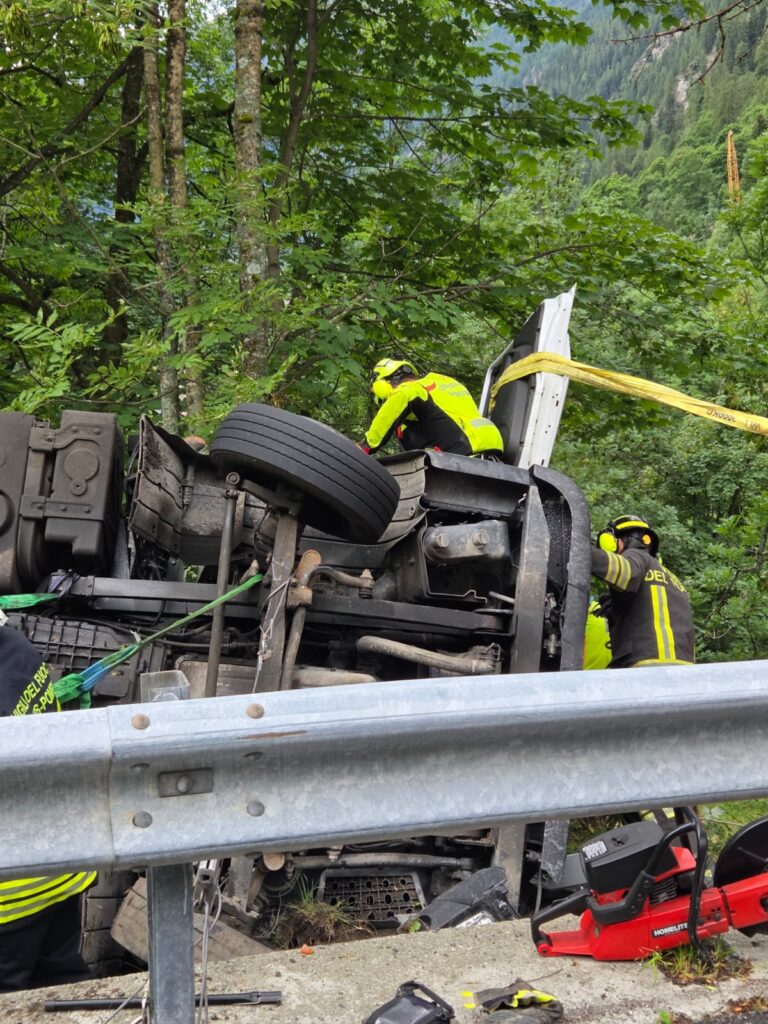 Camion ribaltato Gressoney