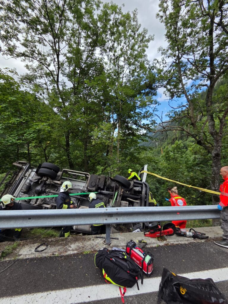 Camion ribaltato Gressoney