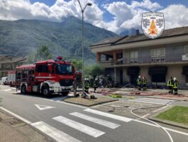 Pont-Saint-Martin: incendio in un negozio di abbigliamento
