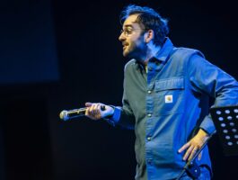 Turbopaolo porta la sua stand up comedy a Courmayeur
