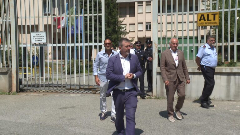 Andrea Delmastro visita la Casa circondariale di Brissogne