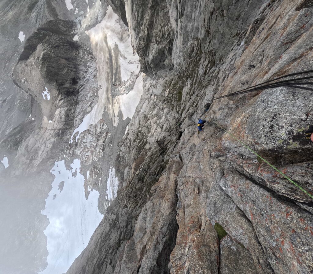 Cenerentolo, Carlo Filippi, Isaie Maquignaz e Francesco Ratti aprono una nuova via sull’Aiguille della Brenva