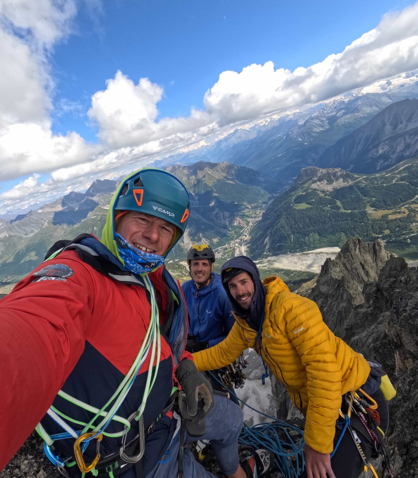 Cenerentolo:  Filippi,  Maquignaz e  Ratti aprono una nuova via sull’Aiguille della Brenva