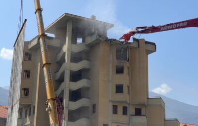 La demolizione dei grattacieli del quartiere Cogne