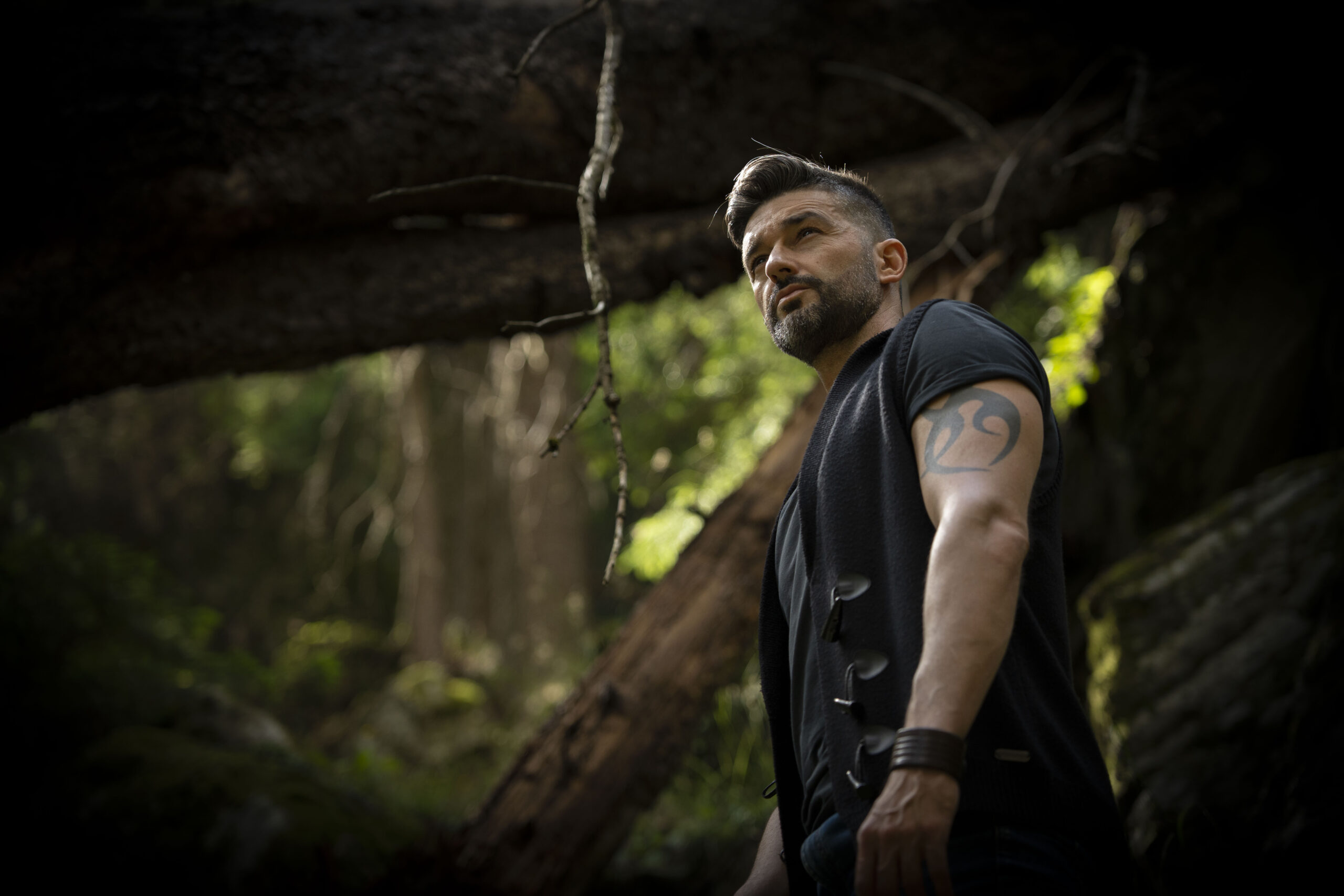 Canto notturno, il nuovo singolo di Simone Leon Perron