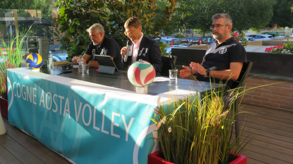 Giampiero Baldon, Gianpaolo Marcoz e Fabio Matteotti alla presentazione della stagione 2025/2026 del Ccs Cogne Aosta Volley