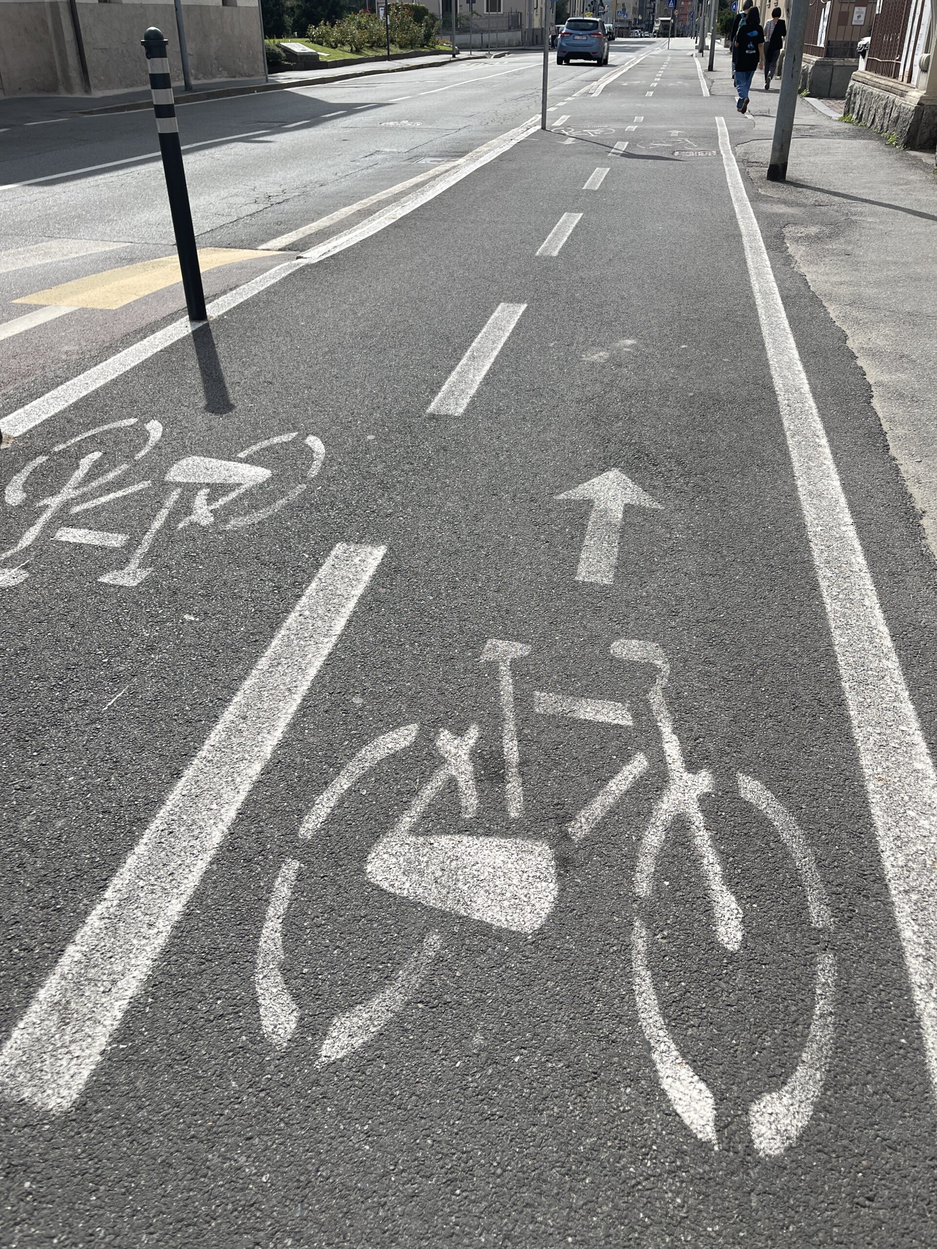 Aosta in bicicletta: l\'installazione del contabiciclette