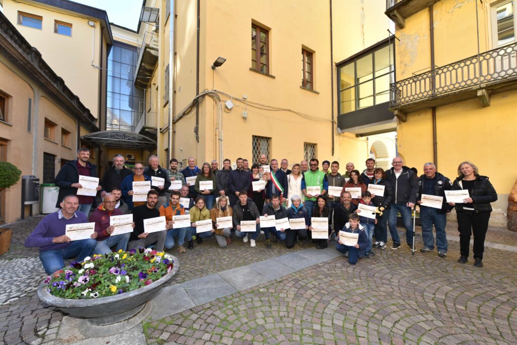 Gruppo premiati alla 22ª edizione della Sagra del Miele e dei suoi derivati a Châtillon