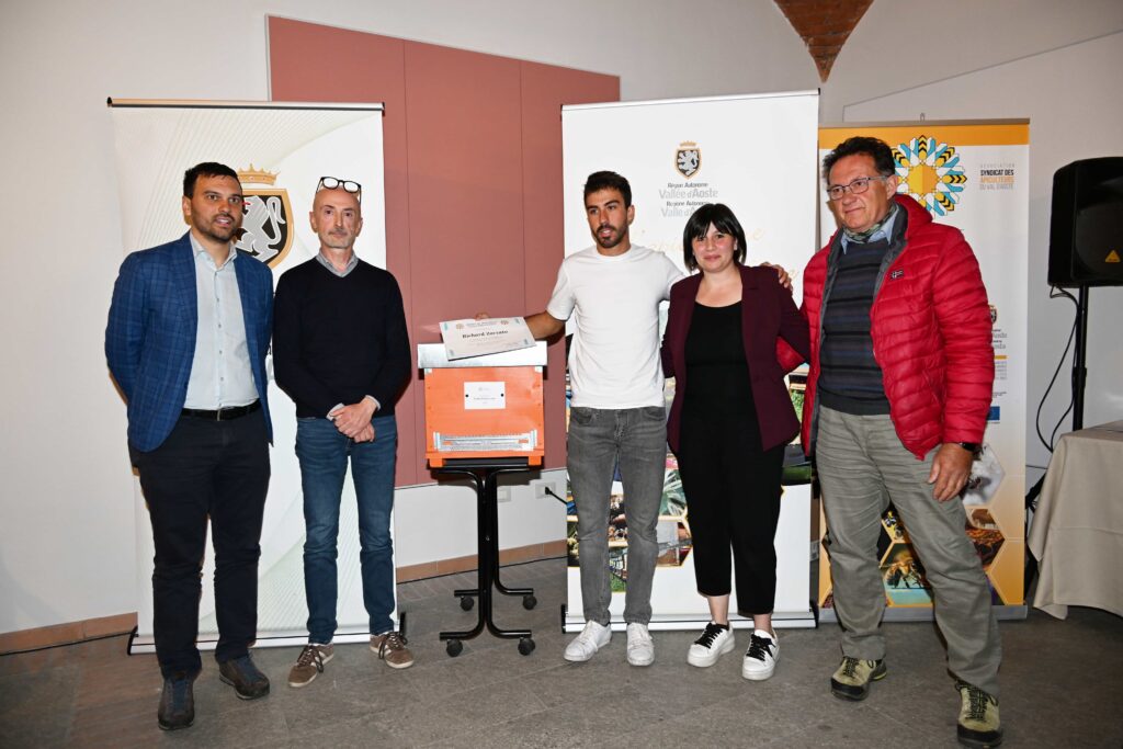Premio Guido Francesconi alla 22ª edizione della Sagra del Miele e dei suoi derivati a Châtillon