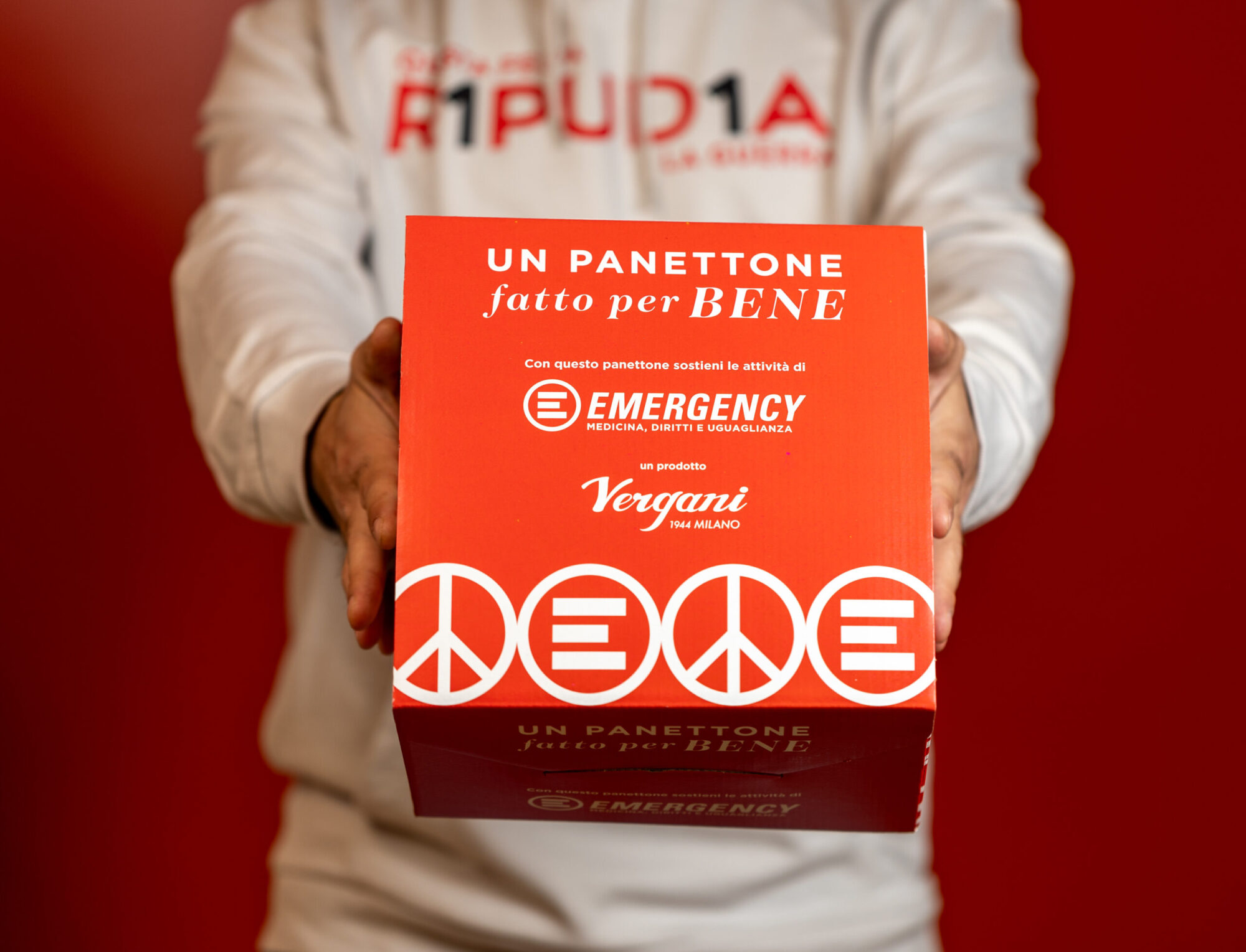Emergency: il panettone fatto per bene per raccogliere fondi