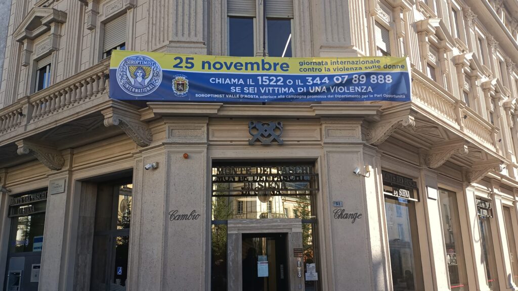 Striscione Contro Violenza
