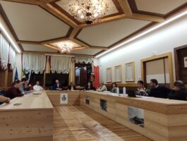 Consiglio comunale a Charvensod il 22 dicembre 2025