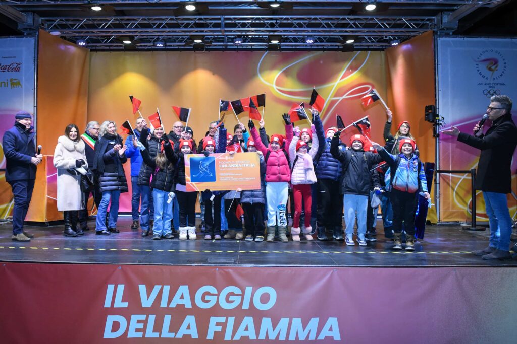 La classe della scuola primaria di Saint-Christophe Bret premiata nell’ambito del concorso grafico per il passaggio della fiamma olimpica in Valle d'Aosta