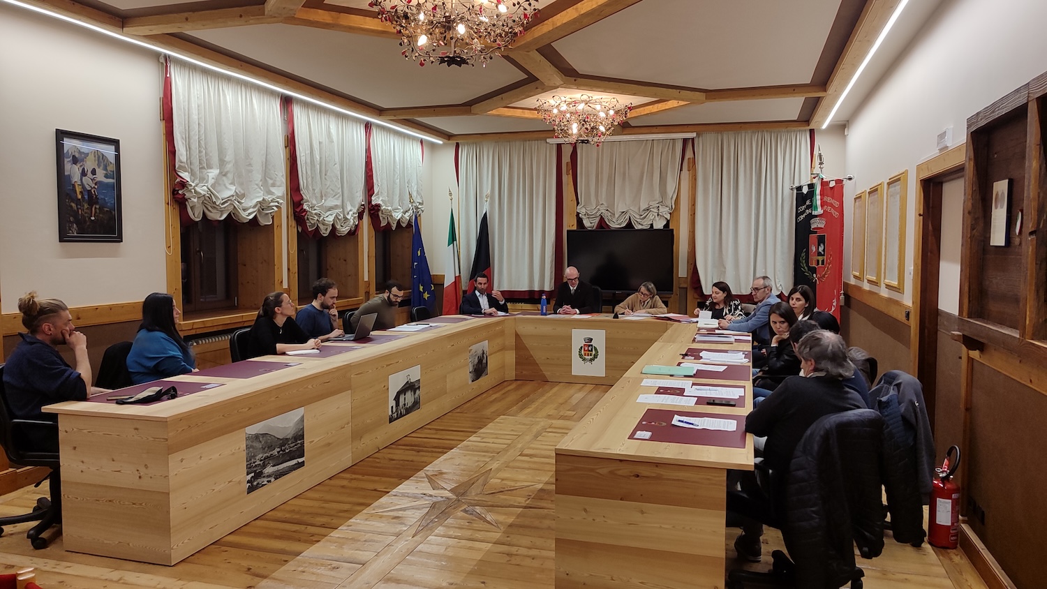 Consiglio comunale a Charvensod il 26 febbraio 2026