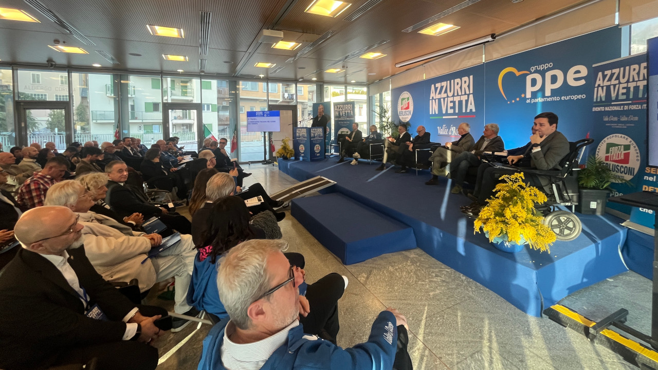 Forza Italia: Azzurri in Vetta in Valle d’Aosta